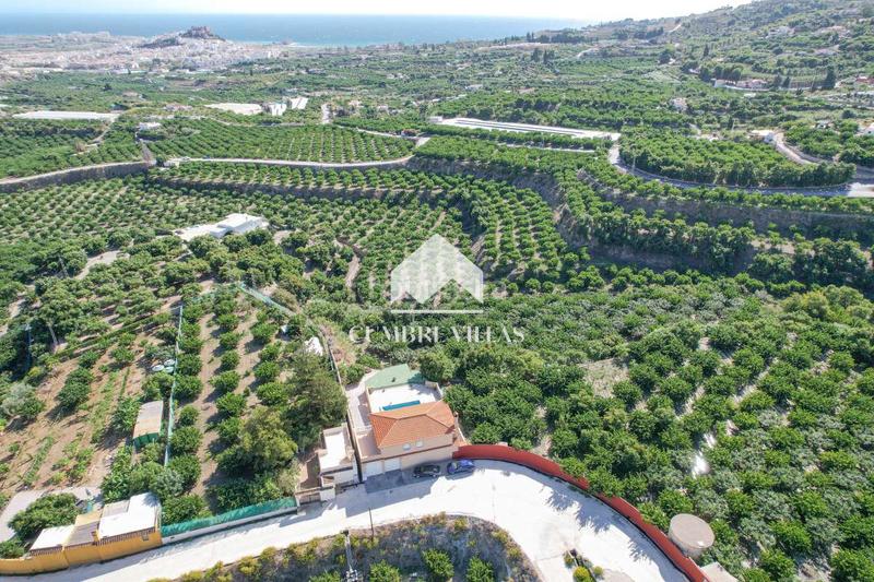 Foto 872cc3bf-b254-446f-8e1d-4b53f0512974. Casale con parcheggio in Centro Salobreña