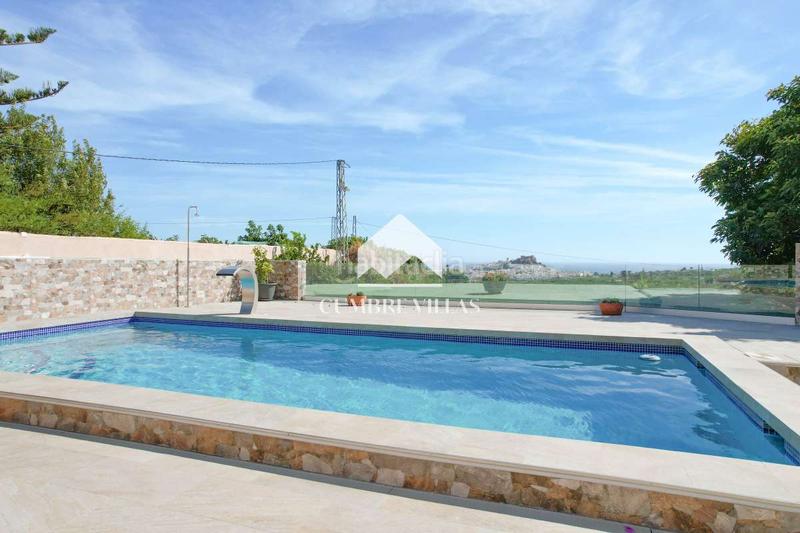 Foto 9a7e6b33-24e9-4c51-8f47-fc5e5e7a55c4. Casale con parcheggio in Centro Salobreña