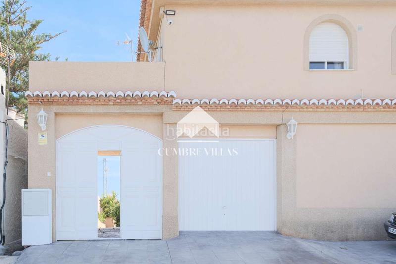 Foto d14d5598-266a-4a5d-b858-cb46052067ea. Casale con parcheggio in Centro Salobreña