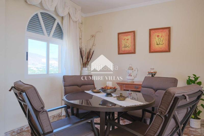 Foto faaf01bb-e7a8-46f0-b83e-299158388122. Casale con parcheggio in Centro Salobreña