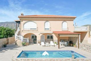 Country house in Centro