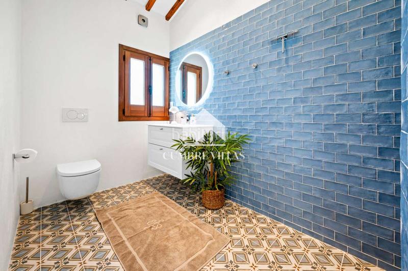 Foto 84b0f8f1-1f58-45ba-92af-a8d7abb11f4c. Casa amb aparcament a Cotobro Almuñécar