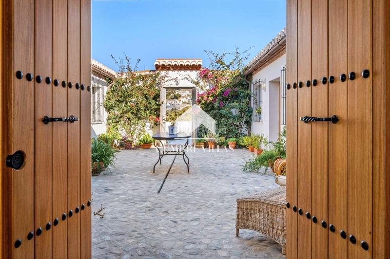 Foto b136c7cc-71cd-409b-939c-1c87f3bd8a41. Maison avec parking dans Cotobro Almuñécar