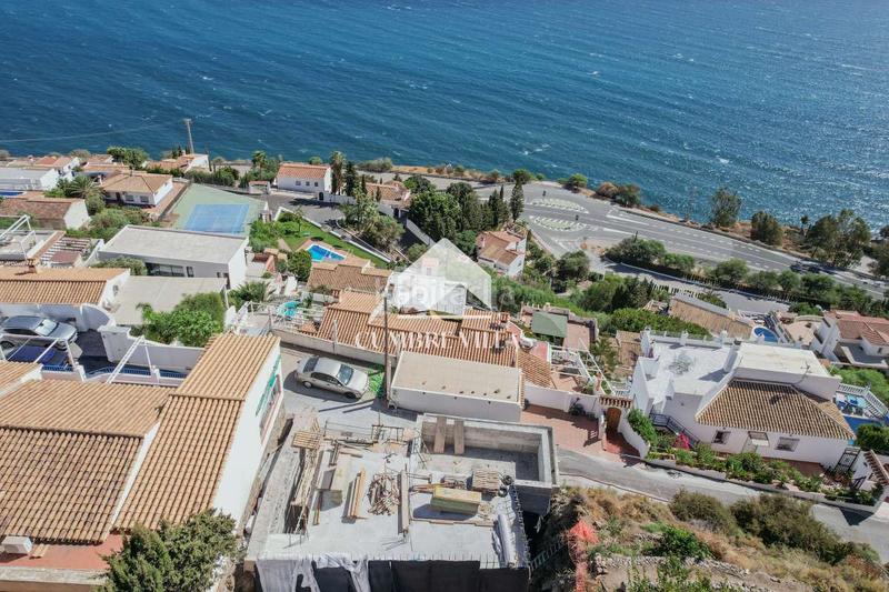 Foto bfdbdeb9-8bd7-4105-90df-463ab90f2fa5. Casa amb aparcament piscina a Monte los Almendros - El Pargo - Costa Aguilera Salobreña