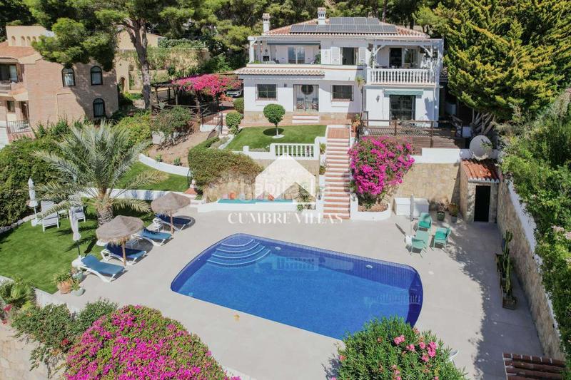 Foto 4479c70b-be6b-4afe-8552-2f5799139d42. House with parking in Las Palomas Almuñécar