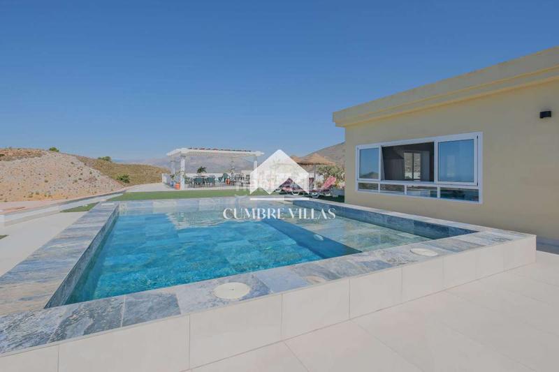 Foto 249cc542-ed80-4c96-b249-b24c3c3d9222. Masia a Vélez de Benaudalla