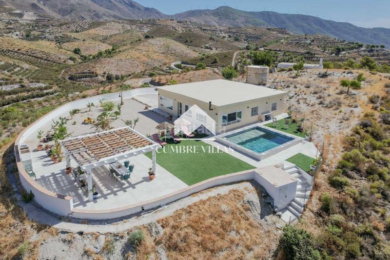 Foto 4b6a51f5-db49-4b38-ad51-f0a4ad31ff45. Masia a Vélez de Benaudalla