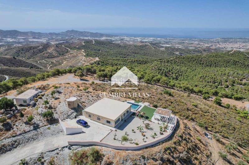 Foto c5c077d8-d70c-4996-9857-8f7955c50b07. Masia a Vélez de Benaudalla