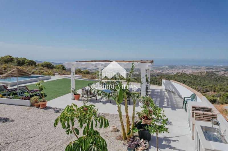 Foto d8eb5db4-d2e4-4dc8-8423-1b768fa79e3e. Masia a Vélez de Benaudalla