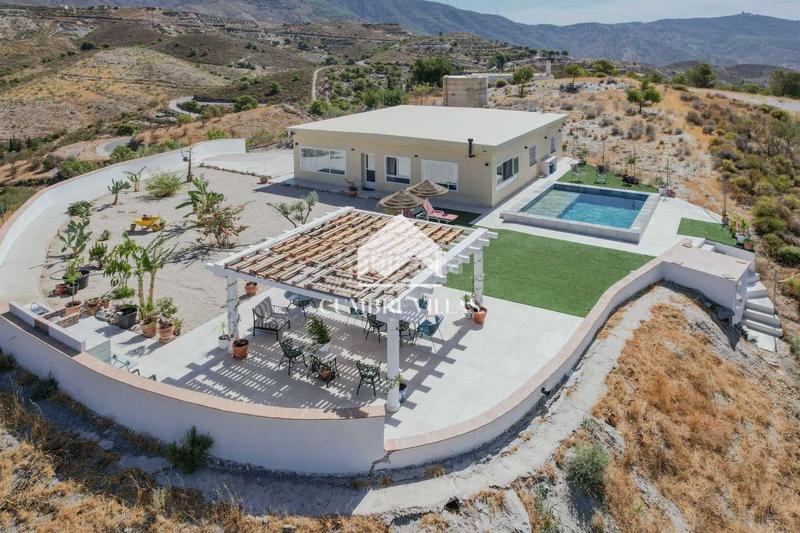 Foto f03164c1-2309-4bc1-bbf4-223a3983d3a0. Masia a Vélez de Benaudalla