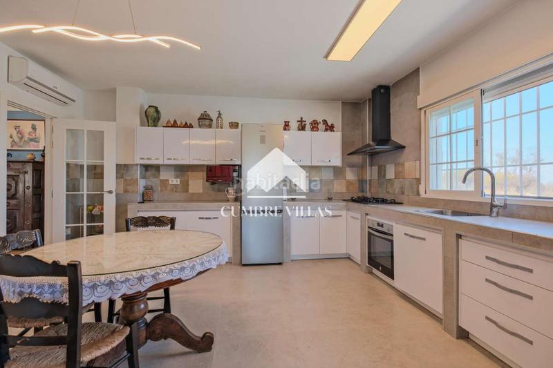 Foto f6cf41b1-0a3e-4b69-a570-7bd4af6f3616. Masia a Vélez de Benaudalla