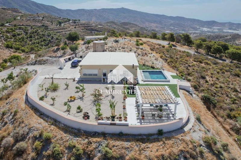 Foto f7a8f615-1182-4a3f-b0b1-90042267bfb3. Masia a Vélez de Benaudalla