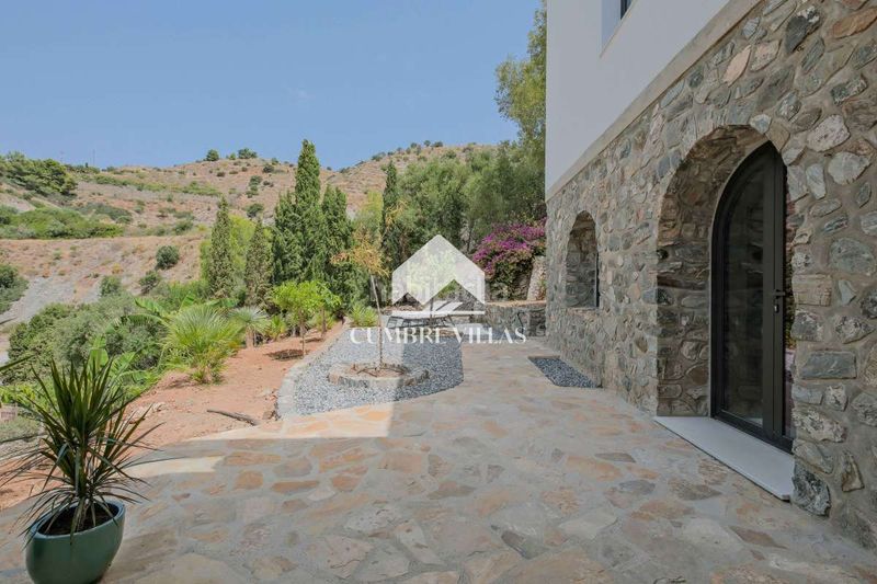 Foto 43c9b34b-5393-4e6e-a4fc-78aa1663122c. Maison avec parking dans Cotobro Almuñécar