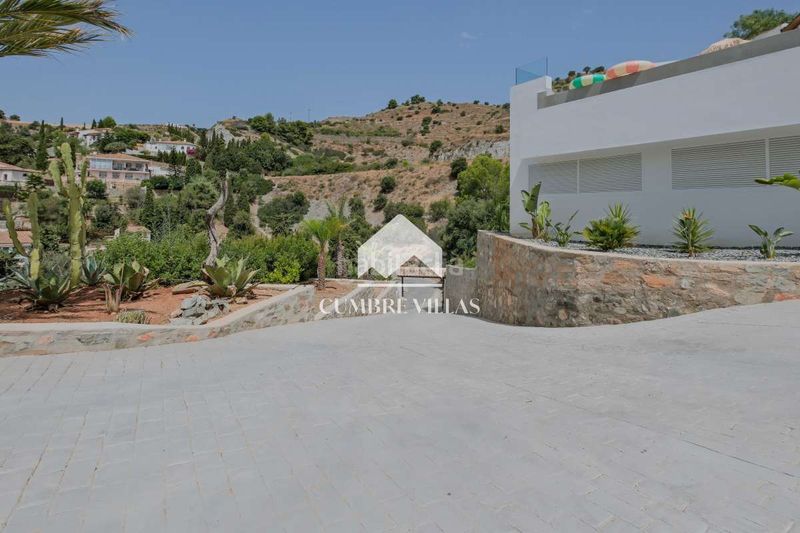 Foto aa2790bc-4354-43c4-86b3-d00659d2f146. Maison avec parking dans Cotobro Almuñécar