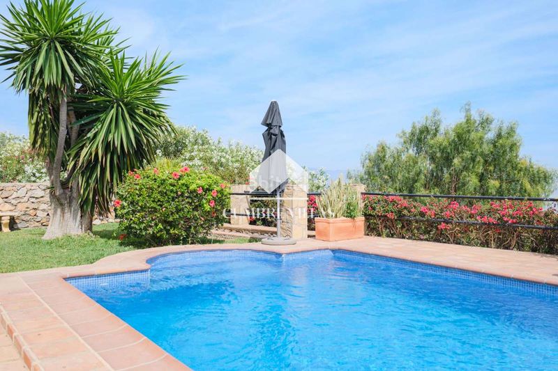 Foto a1bba536-9dff-4461-a967-8efa97940045. Casa amb aparcament piscina a Monte los Almendros - El Pargo - Costa Aguilera Salobreña