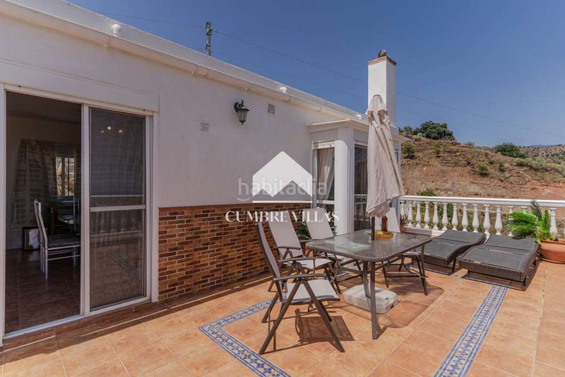 Foto ba527221-b99a-4989-bf68-6eec1aa4fcae. Maison avec parking dans Lújar