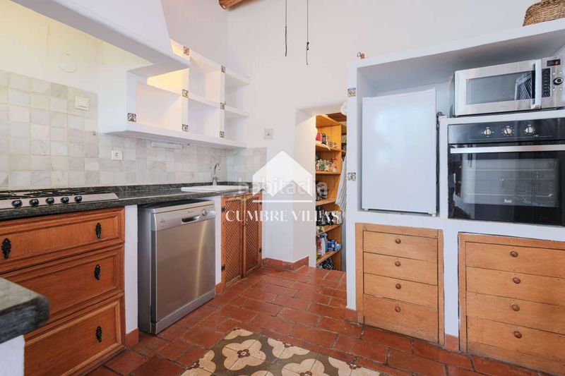 Foto 14a12d32-6898-4d23-b154-6391628ae468. Casa aparellada a Centro Salobreña