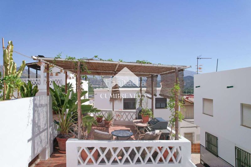 Foto 18f9da03-fa9c-468c-94d3-9f35f5b67007. Casa aparellada a Centro Salobreña