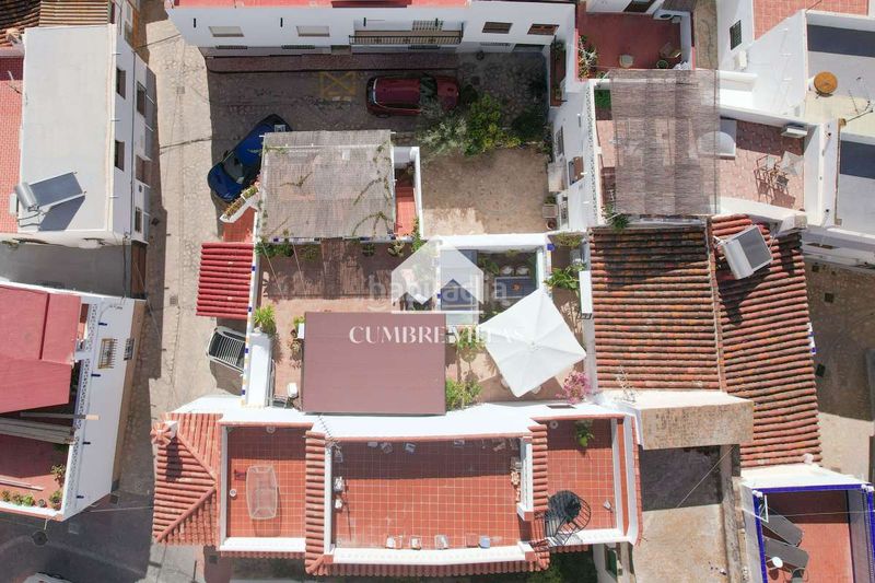 Foto 3ed220c5-b7a8-422f-be3d-68e268d63565. Casa aparellada a Centro Salobreña