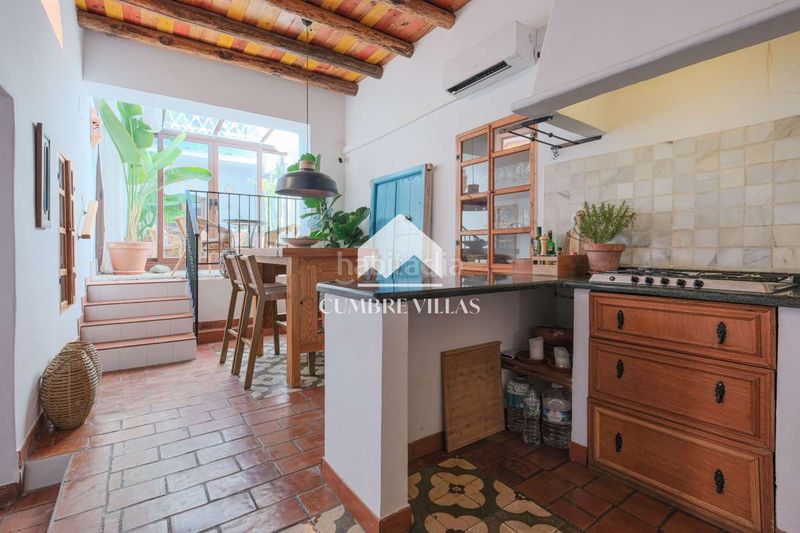 Foto 4fd86d76-7612-4611-90d0-80b4fb437a1f. Casa aparellada a Centro Salobreña