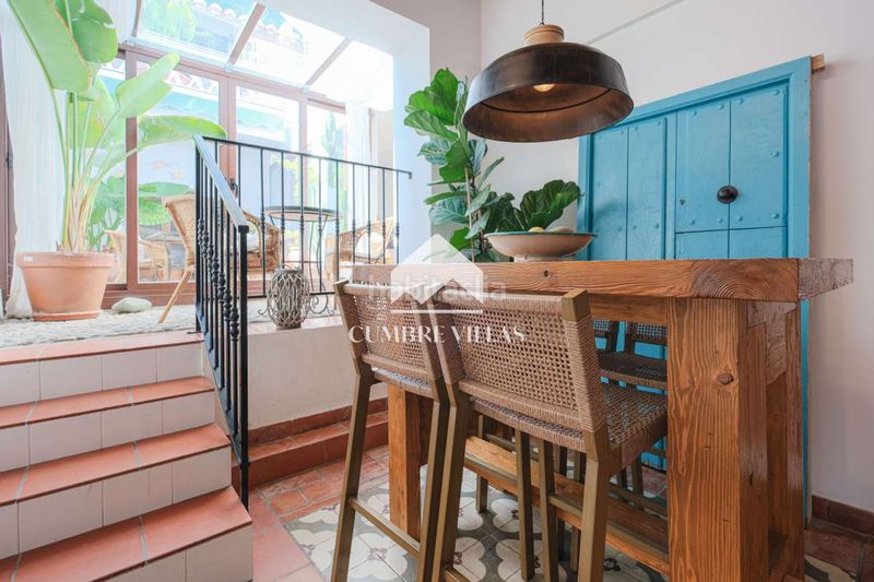Foto 01db13c7-e921-4324-b6f4-fd1eb721e1b2. Casa pareada en Centro Salobreña
