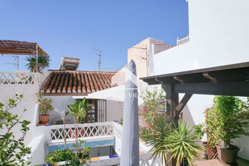 Foto 91324d67-16d5-4ad5-8d0c-2ecf9c326b66. Casa pareada en Centro Salobreña