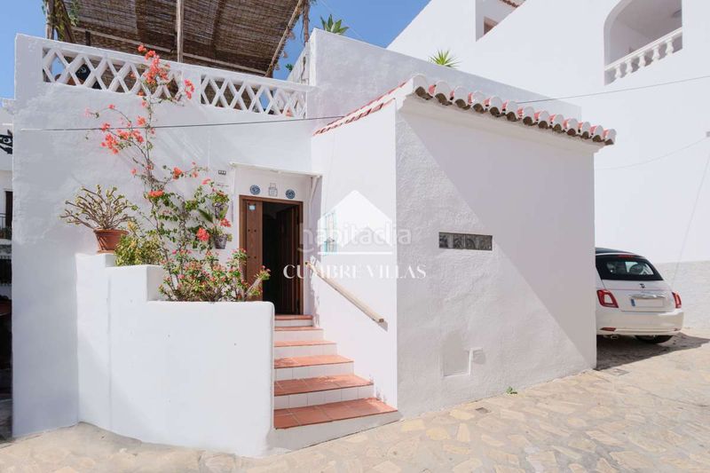 Foto e261ff3a-8f49-4670-988b-5036f2d63de5. Casa pareada en Centro Salobreña