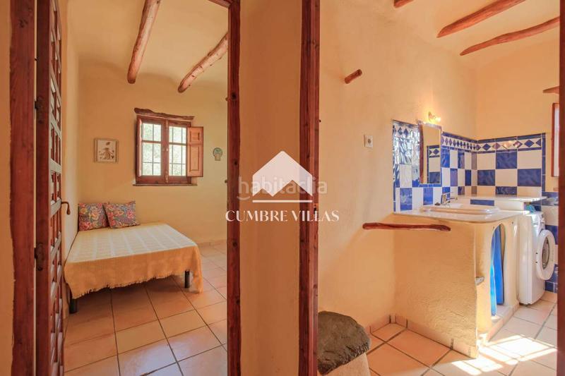 Foto 4cf483f0-5701-4a26-a9d2-2686f7d5e4a1. Masia a Órgiva