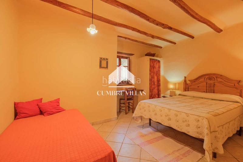 Foto 940d45e8-e8a3-452f-8621-71de4cb4f343. Masia a Órgiva