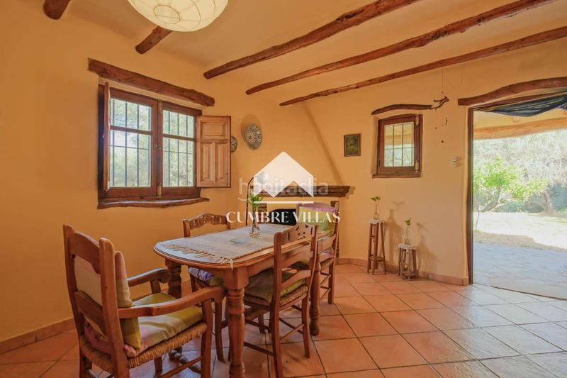 Foto aeee8788-773f-480e-b00a-6d557b2c517e. Masia a Órgiva