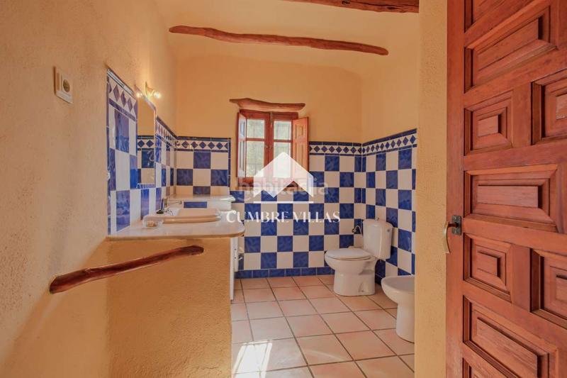 Foto b80a09cf-62b1-4e54-af50-53e6b9ebd4c5. Masia a Órgiva