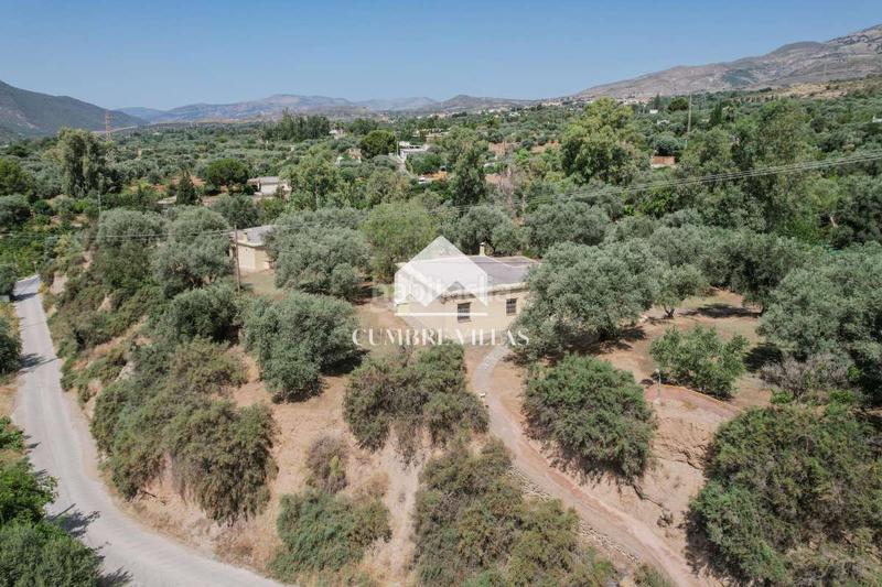 Foto d8ceaa03-d364-42de-b5de-9feda60e3de0. Masia a Órgiva