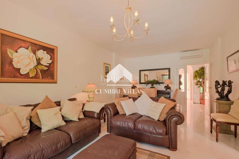 Foto 5fd1e095-dbb3-4f03-ac27-1a96c695a07d. Casa aparellada amb aparcament piscina a Playa de Granada Motril