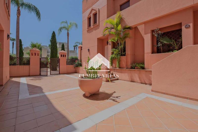 Foto 89c7c8ac-98f7-4bcf-88bf-4a288640a8d5. Casa aparellada amb aparcament piscina a Playa de Granada Motril