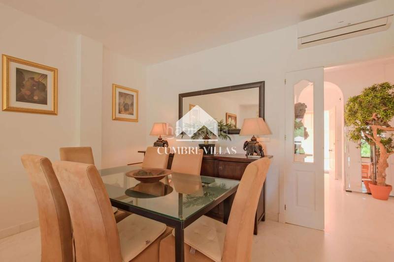 Foto 99393c72-22af-4c87-b833-804c71c7edf8. Casa aparellada amb aparcament piscina a Playa de Granada Motril