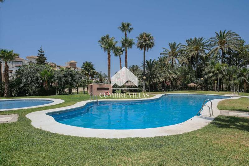 Foto bf06aaa4-4141-4402-95d9-e6dbdeadba57. Casa aparellada amb aparcament piscina a Playa de Granada Motril