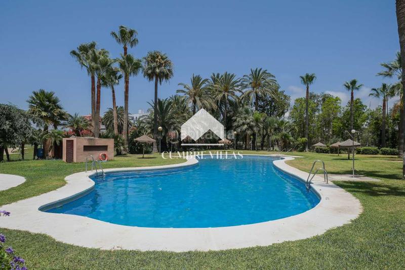 Foto 1dab6912-3a4c-4818-a034-a29d3b3e6560. Casa bifamiliare con parcheggio piscina in Playa de Granada Motril