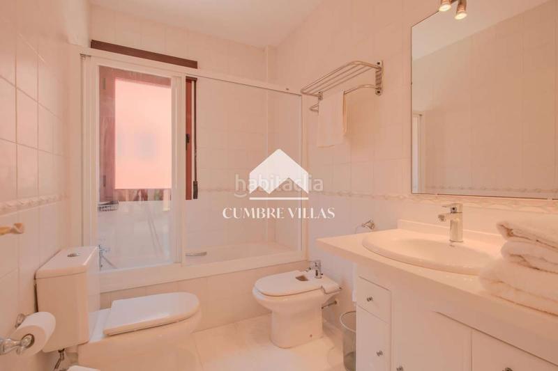 Foto 7a84f1ee-aaf5-41aa-8876-32f07af12921. Casa bifamiliare con parcheggio piscina in Playa de Granada Motril