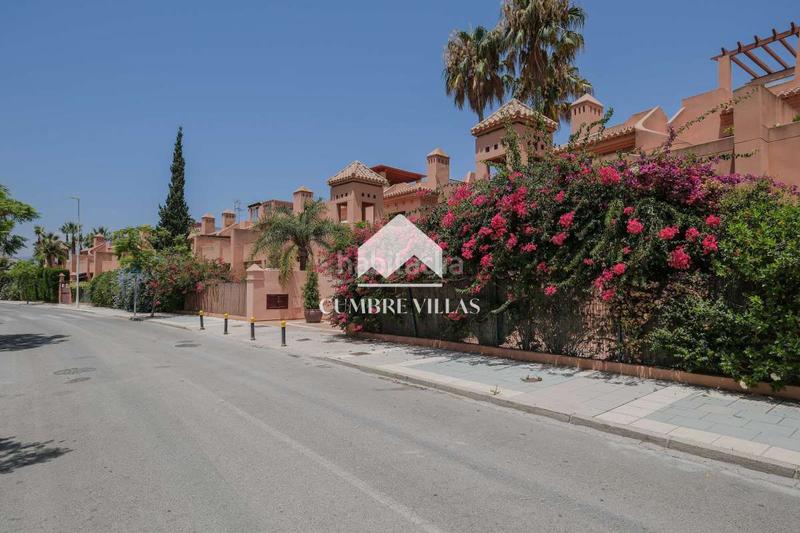 Foto 82fb0829-20ec-48db-ba72-2c3bebafd143. Casa bifamiliare con parcheggio piscina in Playa de Granada Motril