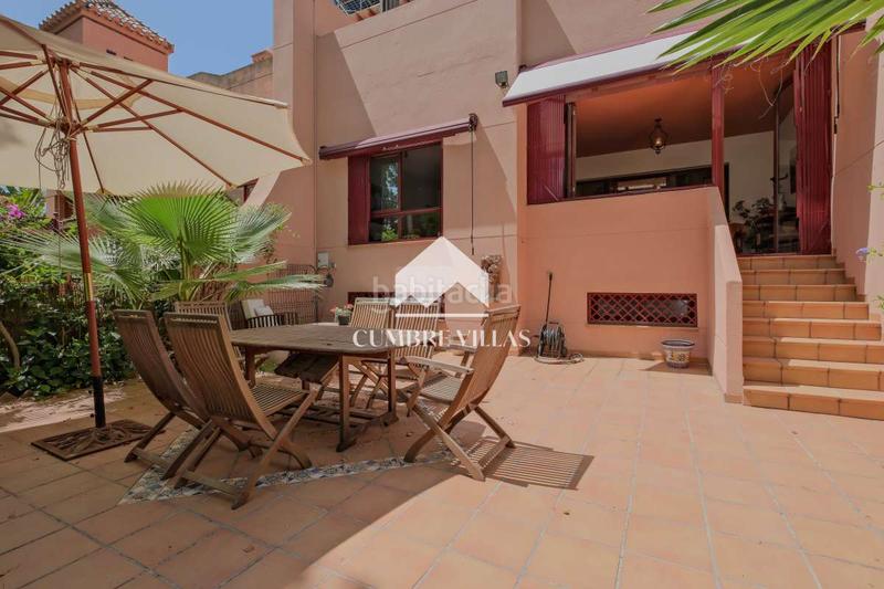 Foto 803a4f8d-c6f8-4029-b144-c04fd866bb8d. Casa pareada en Playa de Granada Motril