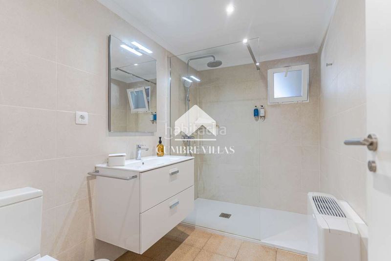 Foto 1682a024-ebfd-4074-b503-29923cf60f33. Casa amb calefacció a Gójar