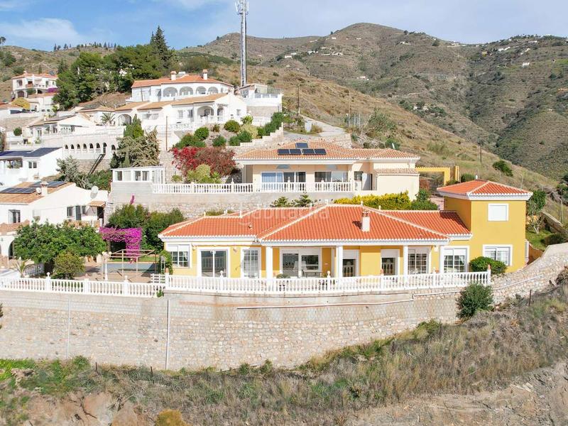 Foto c1aa38e2-db44-43cf-bb9e-090b62b6b867. Casa en Velilla - Velilla Taramay Almuñécar