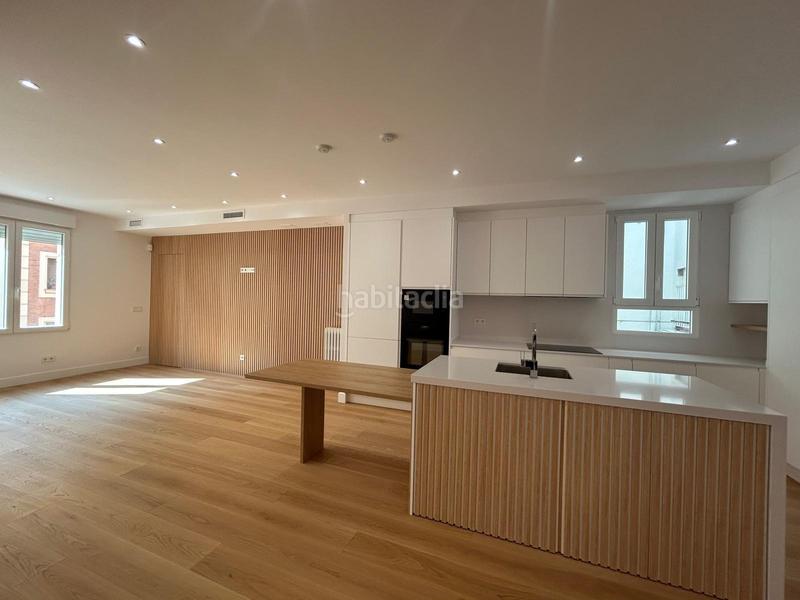 Foto 4df92f35-96eb-48fd-a52d-9f238a62bab0. Piso exclusivo piso exterior totalmente reformado en el barrio del retiro en Madrid