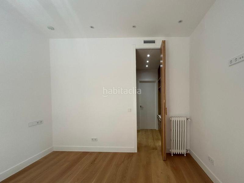 Foto af49eba5-7c78-4a98-8cb4-a8b39b7a96ee. Piso exclusivo piso exterior totalmente reformado en el barrio del retiro en Madrid
