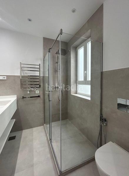 Foto d4180bb5-809b-4a26-8b6d-383e6098a7ad. Piso exclusivo piso exterior totalmente reformado en el barrio del retiro en Madrid