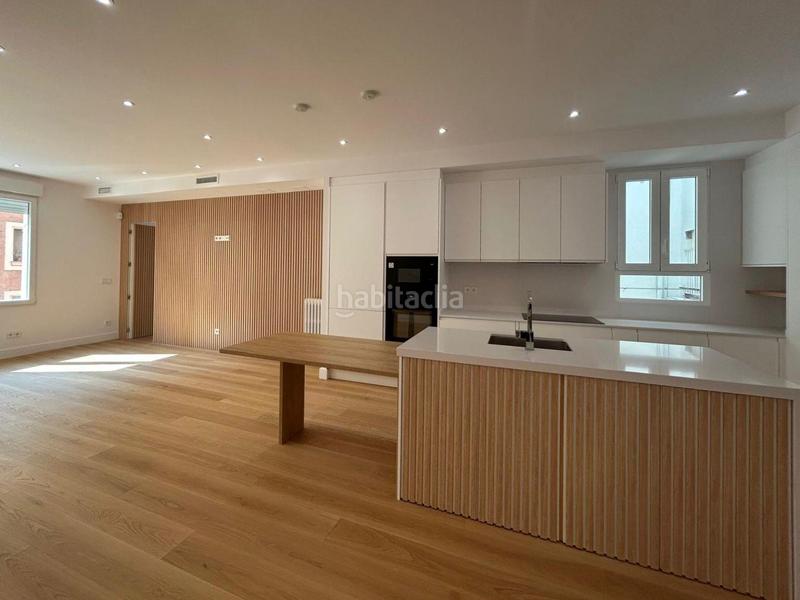 Foto edd90a03-4e81-49d8-b621-31e5b3c959c3. Piso exclusivo piso exterior totalmente reformado en el barrio del retiro en Madrid