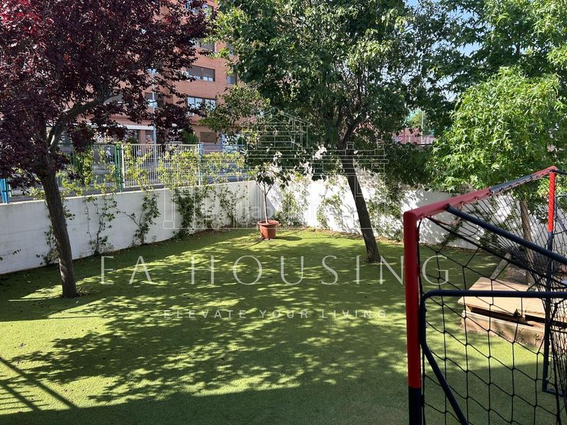 Foto a83b070f-f659-458a-a74f-ae43824624ba. Casa a schiera in Laguna Park Parla