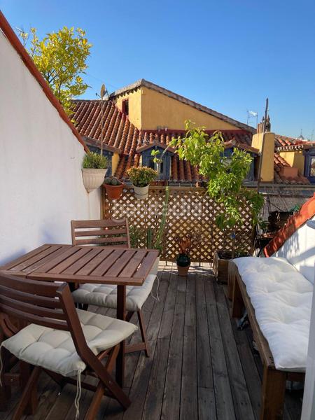 Foto 5eaa4d63-993b-4767-bf2d-0b0f3fee88b9. Penthouse with heating in Universidad-Malasaña Madrid