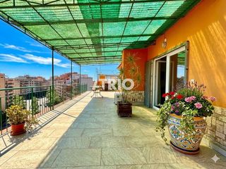 Dachwohnung in El Sindicat. Espectacular ático con terraza en planta en avenidas