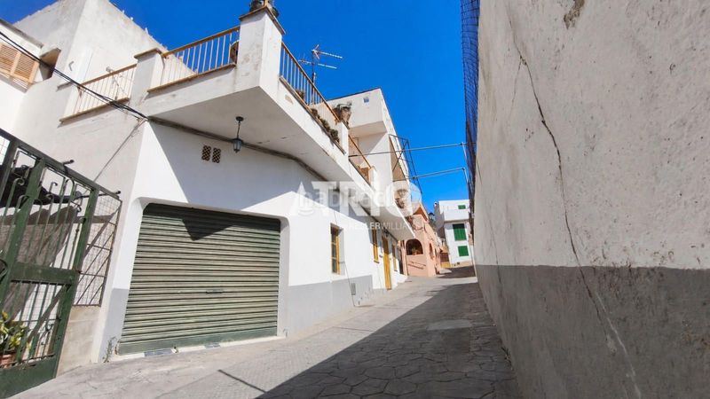 Foto 926c3837-e9d5-4f09-8eb5-d5cdaa187b95. Casa amb aparcament a Andratx Andratx